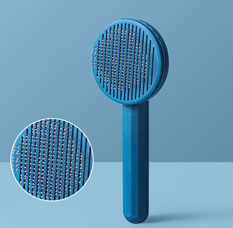 Selbstreinigende Fellbürste