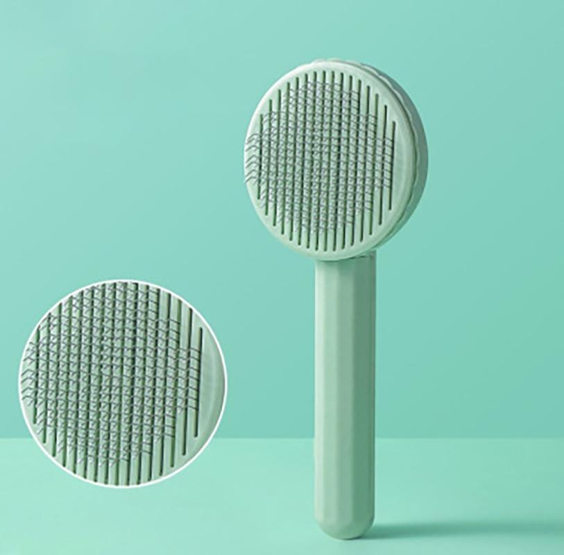 Selbstreinigende Fellbürste