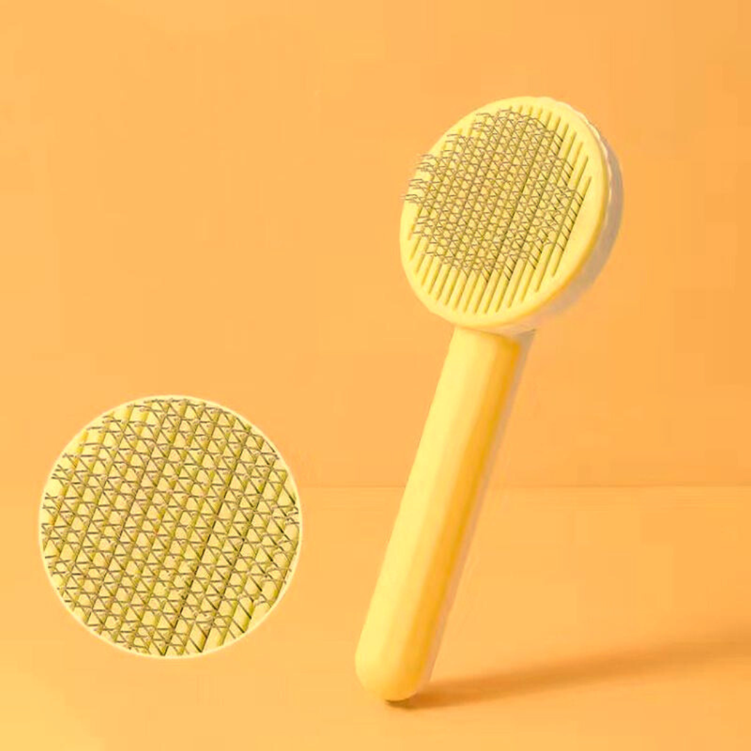 Selbstreinigende Fellbürste